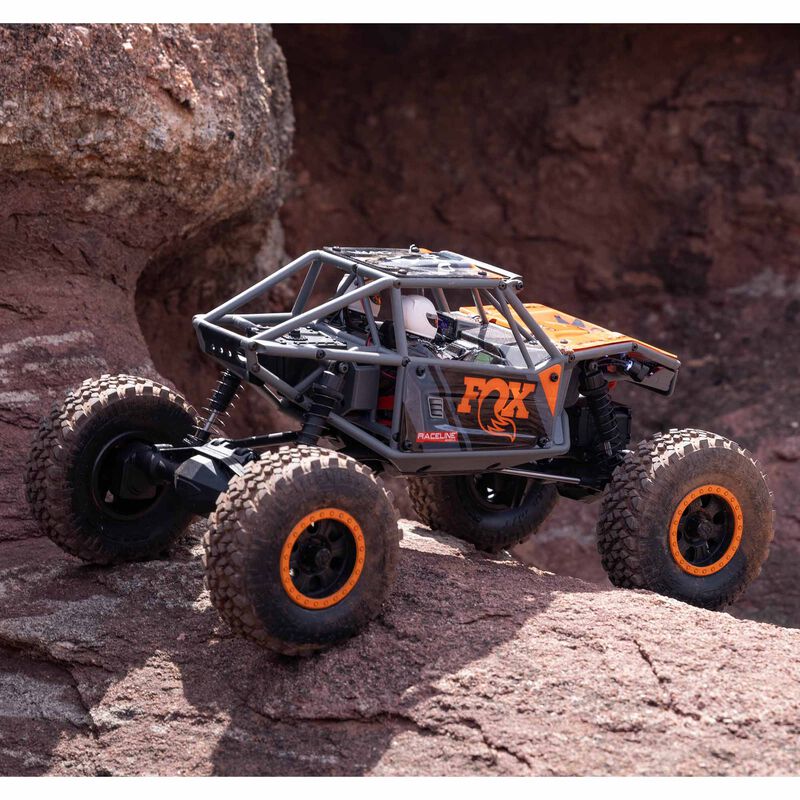 Axial 1/18 UTB18 Capra 4WD Unlimited Trail Buggy RTR, Grey